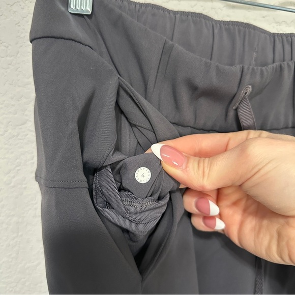 Lululemon Womens Gray Travel Woven On The Fly Pants 28” Size 4 Stretch Gym Yoga - Picture 5 of 6